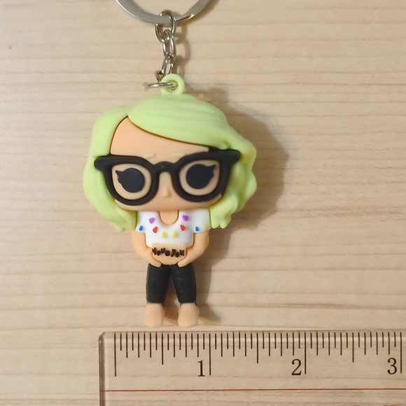 🆕 Taylor Swift Figurine Key Chain Bag Clip Chain - Picture 6 of 6